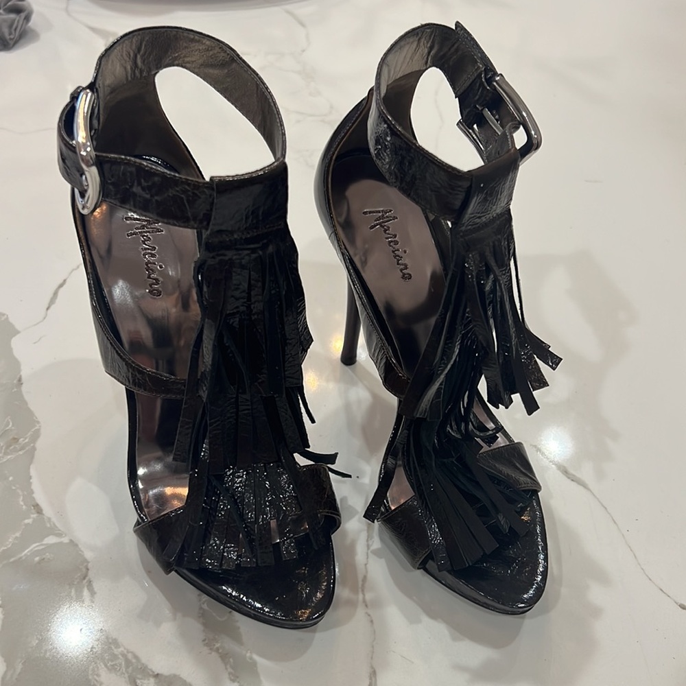 New - Picture 2 of 5